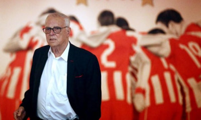Θρήνος στον Ολυμπιακό: Πέθανε ο Σάββας Θεοδωρίδης (photos+videos)