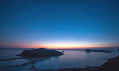 Χανιά: Η στιγμή που ο κομήτης NEOWISE περνά πάνω από το Μπάλο (video)