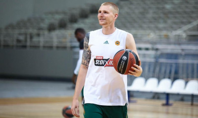 Ουάιτ: «Το κίνητρο μας... οδηγεί»