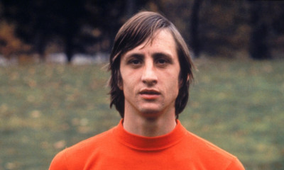 Άγιαξ: Παρουσιάστηκε το άγαλμα του Κροίφ (photos)