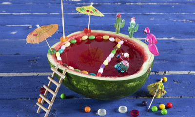 Άκης Πετρετζίκης: Ζελέ σε καρπούζι