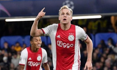 Μπαρτσελόνα: Επιμένει για Φαν Ντε Μπεκ