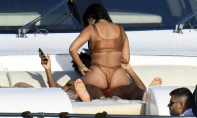 Ασυγκράτητη! Του... όρμησε αδιαφορώντας για τα αδιάκριτα βλέμματα (pics)