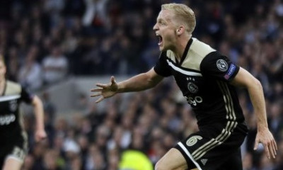 Το μυθικό «αντίο» του Άγιαξ στον Ντε Μπέεκ (video)