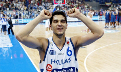 Ζήσης: «Ο κόσμος της ΑΕΚ έμεινε πιστός χωρίς επιτυχίες και πρέπει να κάνουμε τα πάντα για αυτόν!»