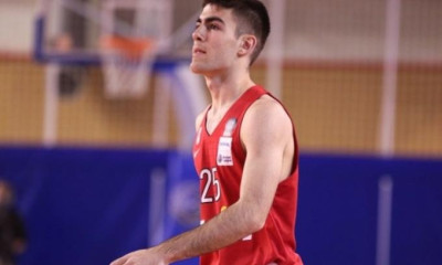 Ολυμπιακός: Υπέγραψε επαγγελματικό συμβόλαιο ο Κολοβέρος