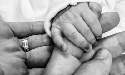 Γνωστός ποδοσφαιριστής μόλις έγινε μπαμπάς (pics)
