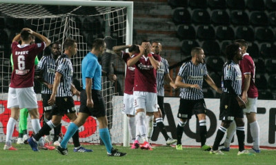 ΠΑΟΚ-ΑΕΛ: Ο Κούγιας «χτύπησε» στο ημίχρονο για κάρτες και... Τζόλη (photos)