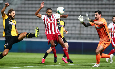 ΑΕΚ-Ολυμπιακός: Ο Τσιντώτας είπε «όχι» στον Μασούρα για το 0-2 (video)