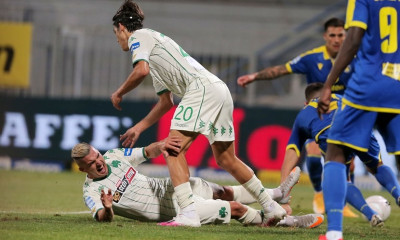 Αστέρας Τρίπολης – Παναθηναϊκός: Ζήτησε πέναλτι σε ανατροπή από τον Κώτσιρα ο Καρλίτος (photos)