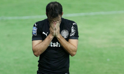 ΟΦΗ: Ρήξη πρόσθιου χιαστού ο Βαζ!