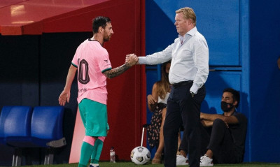 Μπαρτσελόνα: Έκρυψε την μπάλα ο Μέσι, με ροζ φανέλα και πράσινο σορτς (photos+videos)