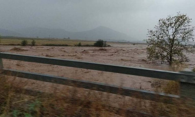 Κακοκαιρία «Ιανός»: Μια νεκρή γυναίκα στα Φάρσαλα και δύο αγνοούμενοι στην Καρδίτσα