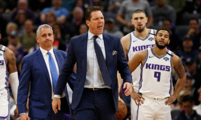 NBA: Συνεχίζει στους Κινγκς ο Ουόλτον