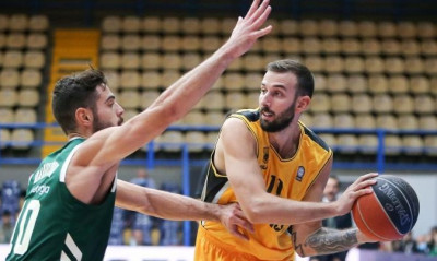 Γιάνκοβιτς: «Δεν βοηθάει καθόλου ότι παίζουμε σε άδεια γήπεδα» (video)