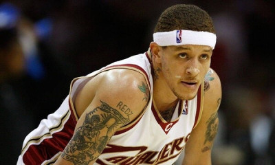 Σοκάρει η νέα εμφάνιση του Ντελόντε Ουέστ που ζητιανεύει για χρήματα (pic)