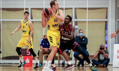 Ολυμπιακός με δυο πρόσωπα