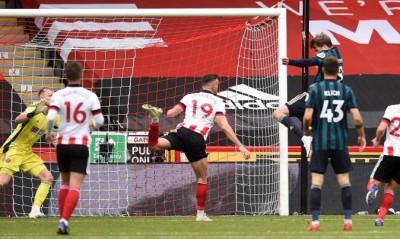 Premier League: Με «δράστη» τον Μπάμφορντ η Λιντς «σκότωσε» την Σέφιλντ Γιουνάιτεντ (videos)