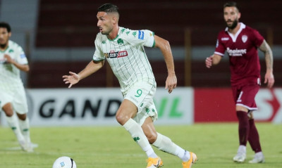 ΑΕΛ-Παναθηναϊκός: Χάθηκε η... μπάλα, το «κάρφωσε» ο Μακέντα! (photos+video)