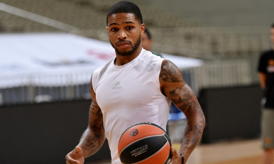 Σάικς: «Ευλογία που υπέγραψα στον Παναθηναϊκό» (photos)