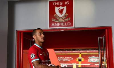 Λίβερπουλ: Ξεπέρασε τον κορονοϊό και το... έριξε στις βόλτες ο Τιάγκο (photos)