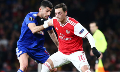 Άφησε τον Μάνταλο και κυνηγάει τον Οζίλ από την Άρσεναλ η Αλ Νασρ