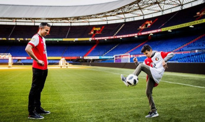 Ρόμπιν Φαν Πέρσι: Το μήλο κάτω από τη μηλιά (photos+video)