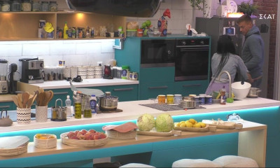 Big Brother: Το χέρι της Χριστίνας μέσα από τη φόρμα του Παναγιώτη (video)