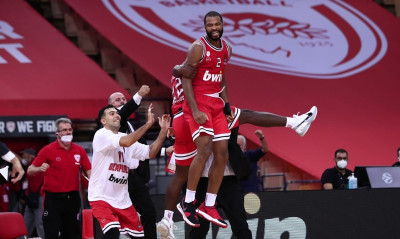 Ολυμπιακός-Μακάμπι: To buzzer-beater του Χάρισον στο ΣΕΦ (photos+video)