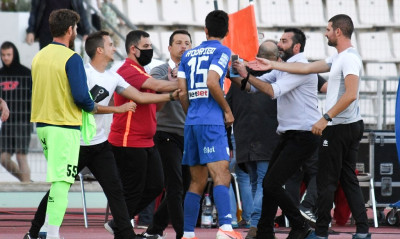 Ένταση στο φινάλε του ΝΠΣ Βόλος-ΠΑΣ Γιάννινα - Πυροσβέστης ο Ουάρντα (photos)