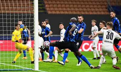 Ίντερ-Γκλάντμπαχ 2-2: Έγινε του… VAR και της… ανατροπής (videos)