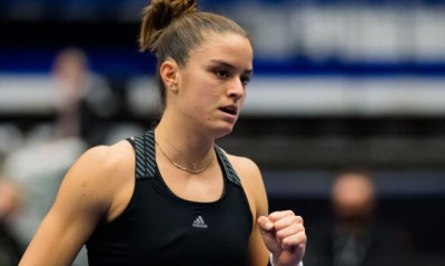 Σάκκαρη: Έριξε στο «καναβάτσο» την Σβιτολίνα και πέρασε στους «8» (video)