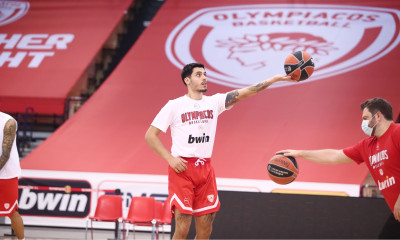 Ολυμπιακός: Δυσαρέσκεια από Κόνιαρη (video)