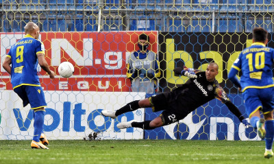 Αστέρας Τρίπολης: Ο Μπαράλες… σμπαραλιάζει τον ΟΦΗ (photos+video)