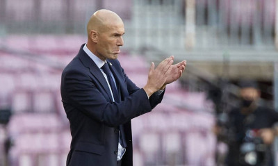 Ο Ζιντάν γελάει. Διότι ο Ζιντάν ξέρει.