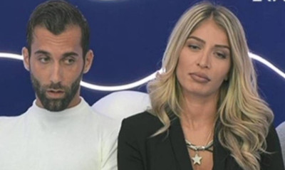 Big Brother: Σοφία και Δημήτρης σε τρυφερές στιγμές μέσα στη μπανιέρα (photos)