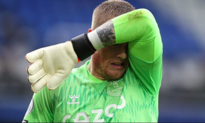 Με σωματοφύλακες διεθνής άσος της Αγγλίας, μετά τις απειλές κατά της ζωής του (video+photos)