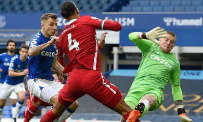 Ο Άλισον τα… έχωσε στον Πίκφορντ!