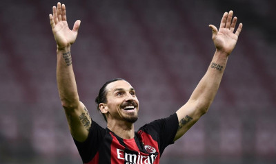 Ζλάταν Ιμπραΐμοβιτς: MVP Οκτωβρίου στη Serie A (photos+video)