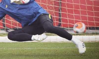 Γνωστός τερματοφύλακας μόλις ανακοίνωσε ότι θα γίνει μπαμπάς (pics)