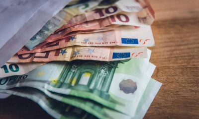 Έκτακτο επίδομα: Σε ποιους θα δοθεί ο χριστουγεννιάτικος μποναμάς