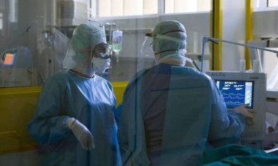 Κορονοϊός: Άλλαξαν οι οδηγίες - Τι πρέπει να κάνουν όσοι έρθουν σε επαφή με κρούσμα ή νοσήσουν