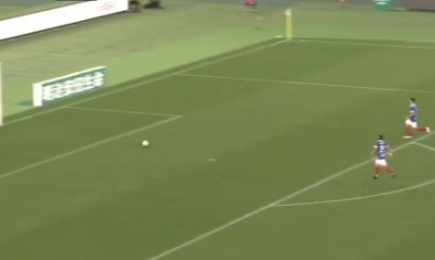 Το... αυτογκόλ της χρονιάς! (video+photos)