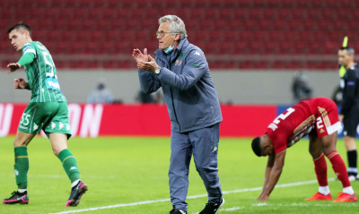 Ολυμπιακός-Παναθηναϊκός: Τραμπούκοι διέκοψαν τις δηλώσεις Μπόλονι (video)