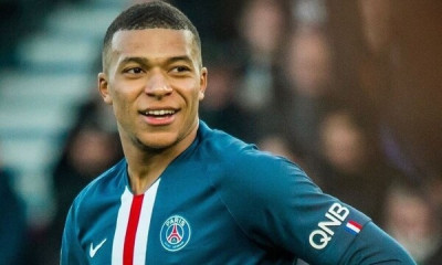 Εμπαπέ: Ο Γάλλος σταρ της Παρί ακούει Κωνσταντίνο Αργυρό - Το αγαπημένο του τραγούδι (pics)