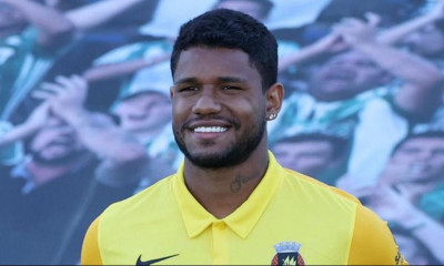 Ολυμπιακός: Σε ανοιχτή γραμμή για Ματέους Ρέις (photos+video)