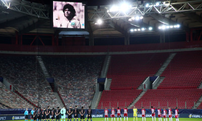 Ολυμπιακός - Μάντσεστερ Σίτι: Ενός λεπτού σιγή για τον Μαραντόνα (video+photos)