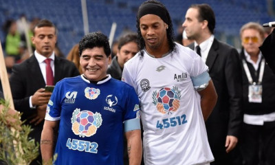 Μαραντόνα: Ραγίζει καρδιές το μήνυμα Ροναλντίνιο! (Photos)