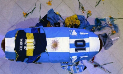 Κηδεία Μαραντόνα: Live Streaming η μεταφορά της σορού του στην τελευταία του κατοικία (photos+video)