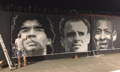 Ντιέγκο Μαραντόνα: Βεβήλωσαν προσωπογραφία στο προπονητικό κέντρο της Σάντος (photos)